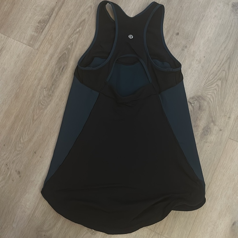 Lululemon tank top size 6